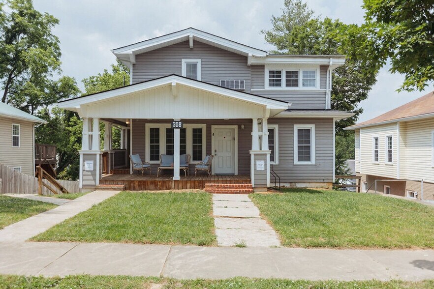 Building Photo - 308 Lamont St