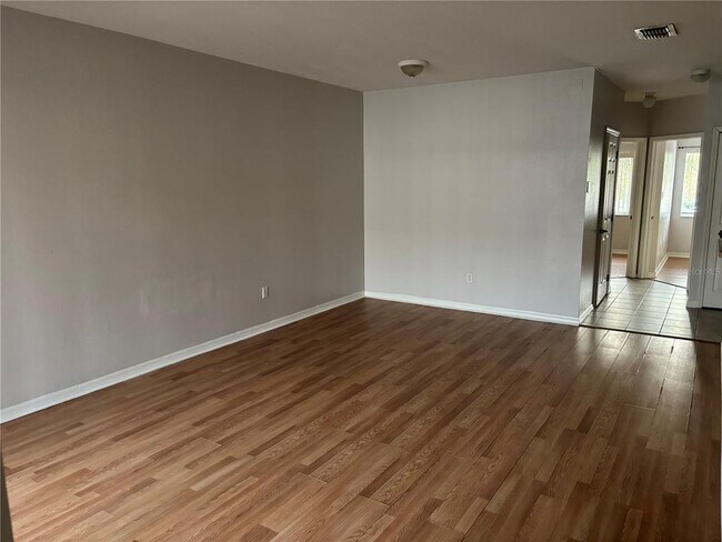 Building Photo - 533 Villa Del Sol Cir