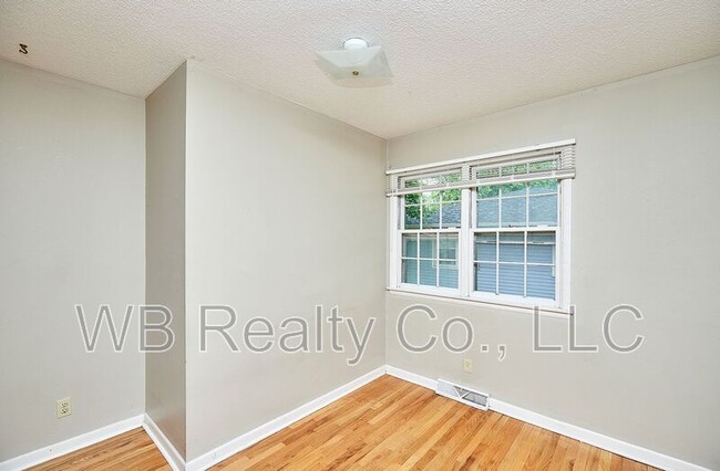 Building Photo - 2928 Vine St