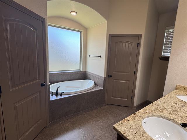 Building Photo - 1317 Oleander Dr