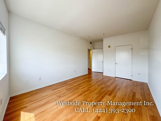 Building Photo - 127-133 S. Flores St.-2F