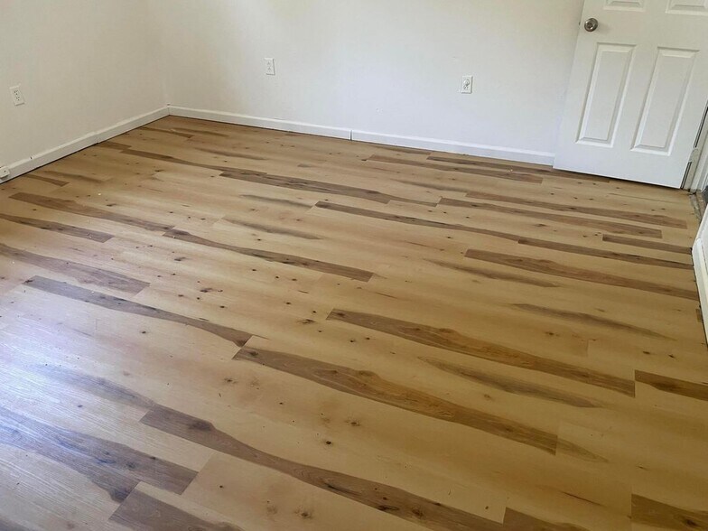 Building Photo - 960 County Rd 662