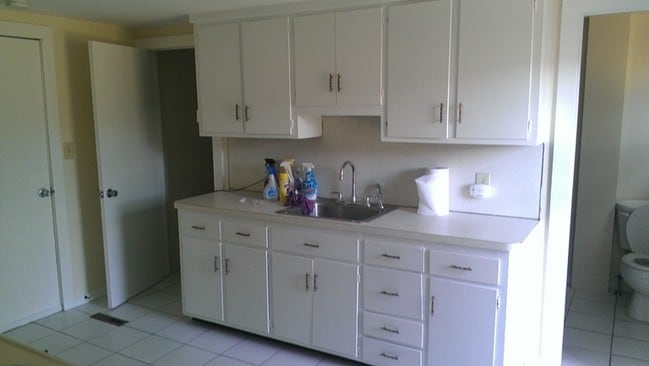 Building Photo - 10-12 Beach St