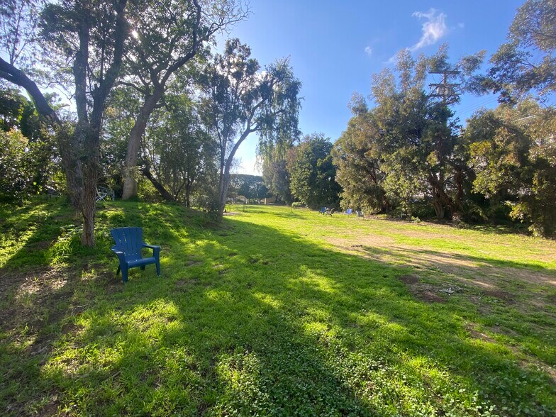 Dog park - 241 S Barrington Ave