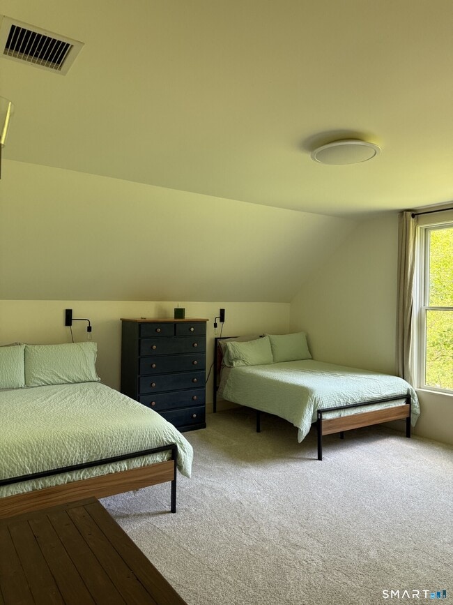 Building Photo - 68 Hopkins Rd