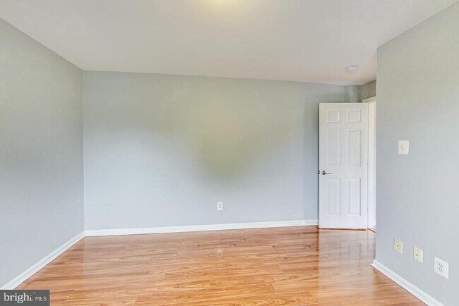 Building Photo - 604 Longfellow St NW