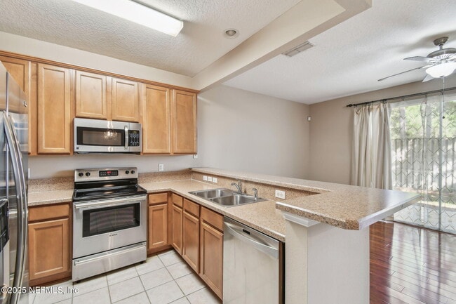 Building Photo - 5831 Parkstone Crossing Dr