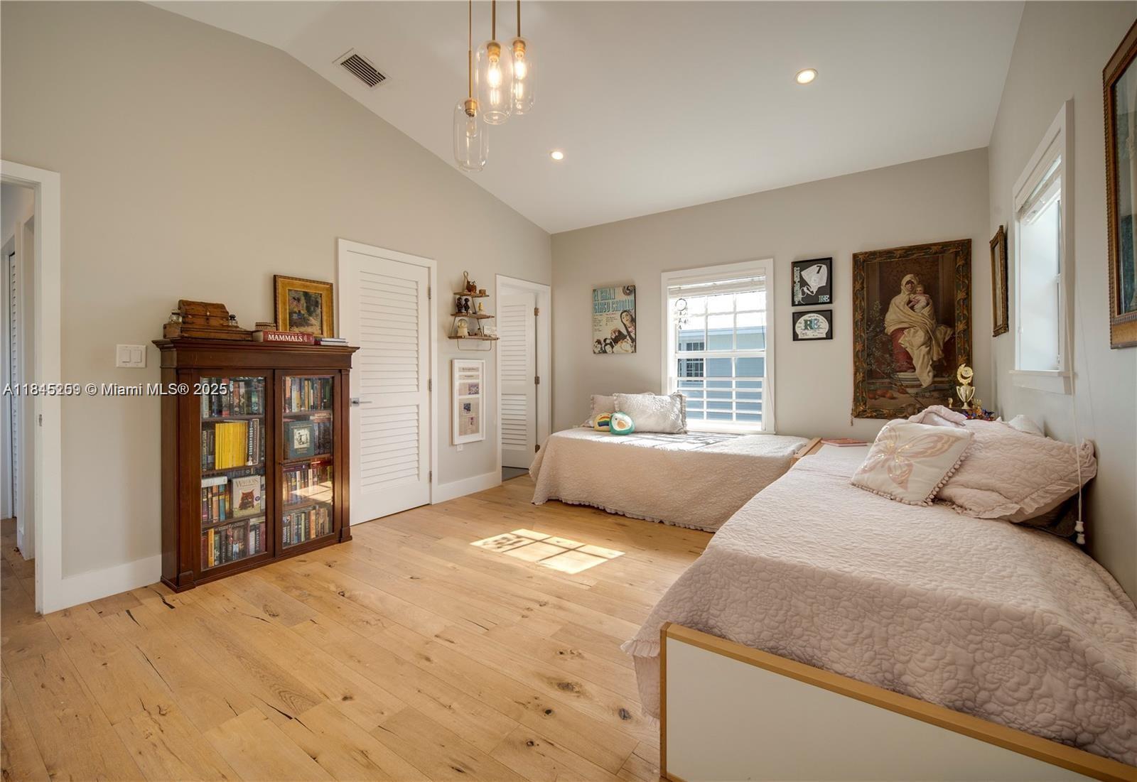 Building Photo - 106 Florida Ave