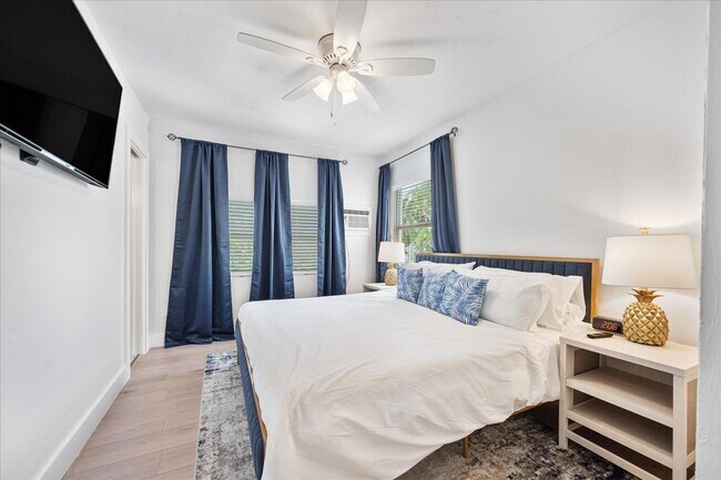 Building Photo - 221 Greymon Dr