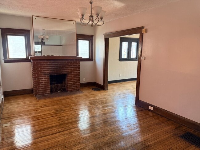 Building Photo - Full Remodeled Home