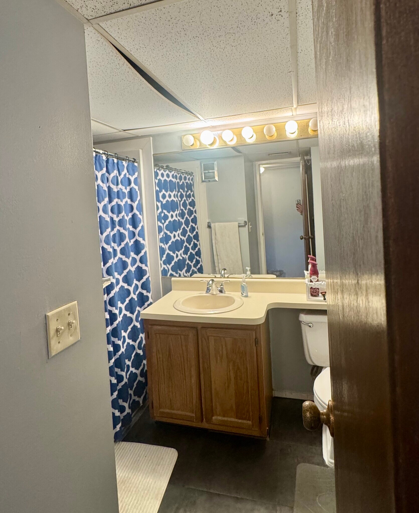 Building Photo - 1532 Forest Green Dr