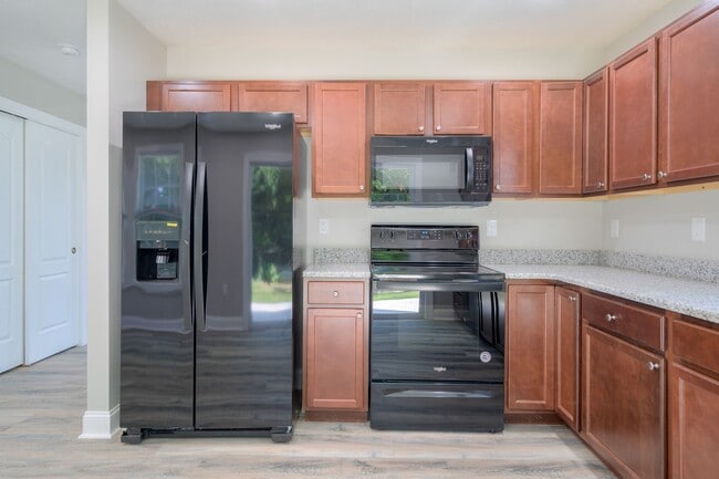 Building Photo - 495 Pin Oak Dr NW