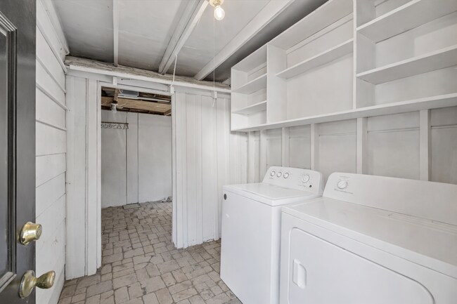 Building Photo - 1202 E 29th St