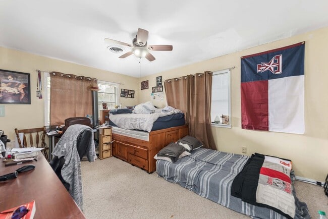 Building Photo - August Pre-Lease Available!! 3 Bed, 2 Bath with Huge Backyard and Covered Patio!