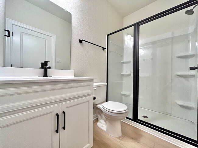 Building Photo - Spacious 4/BR 3/BA Home with Modern Upgrades in Leander