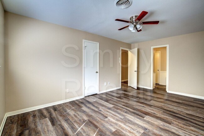 Building Photo - 6426 Chapman Dr
