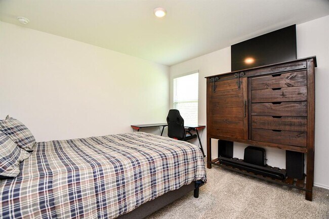 Building Photo - 3008 Bur Lndg Ln