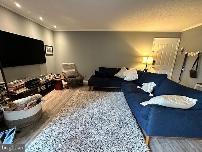 Building Photo - 1538 Lincoln Way