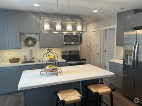 Kitchen features-Island - 146 Main St