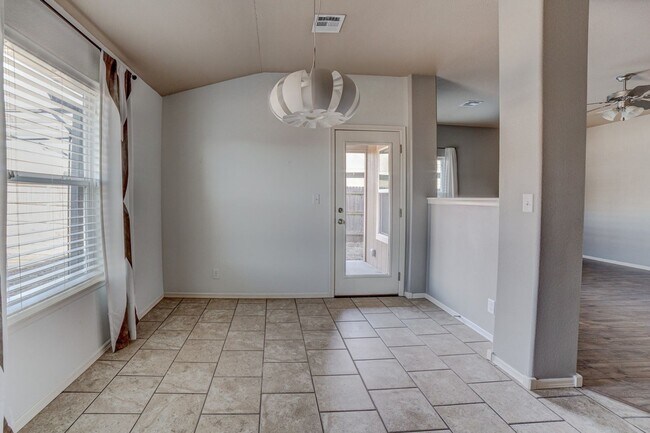 Building Photo - 3 Bed | 2 Bath in Owasso!