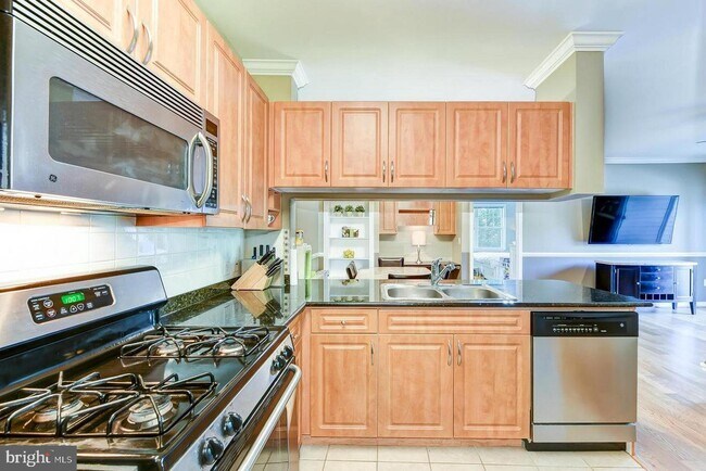 Building Photo - 12140 Garden Grove Cir