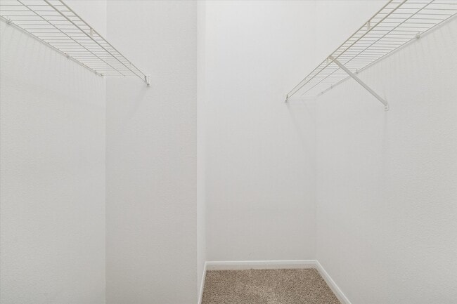 Building Photo - 5353 Memorial Dr