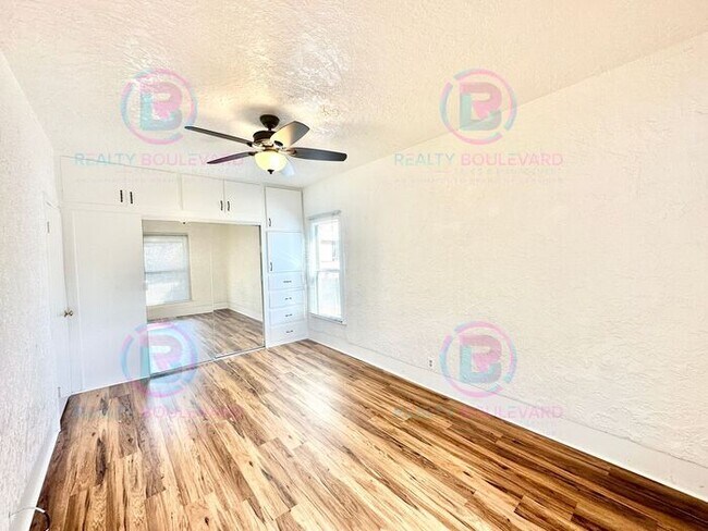Building Photo - Charming 2-bedroom, 1-bathroom house near the Truckee river