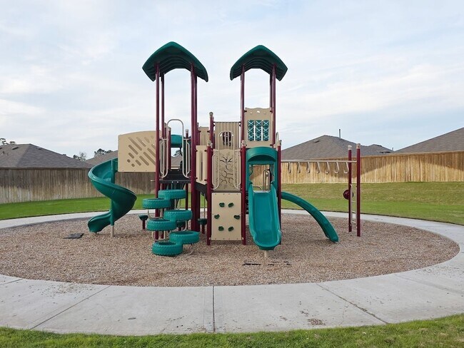 Building Photo - 40821 Hawthorne Glades St