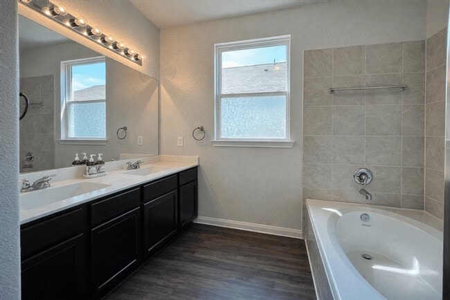 Building Photo - 3515 Cannon Dr