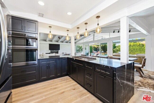 Building Photo - 22428 Victory Blvd