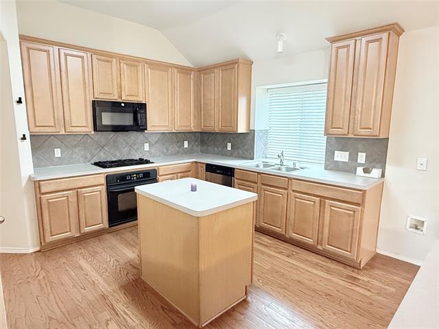 Building Photo - 6101 Vineyard Ln