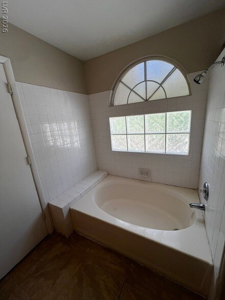Building Photo - 10046 S Mesquite Fork Ct