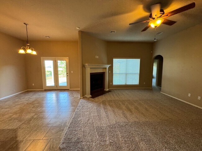 Building Photo - Bixby 3 car garage, great lot!