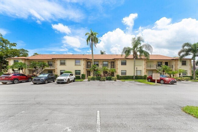 Building Photo - 1502 Pinecrest Cir
