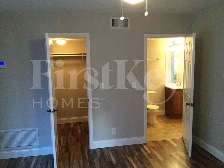 Building Photo - 5227 Adams Rd