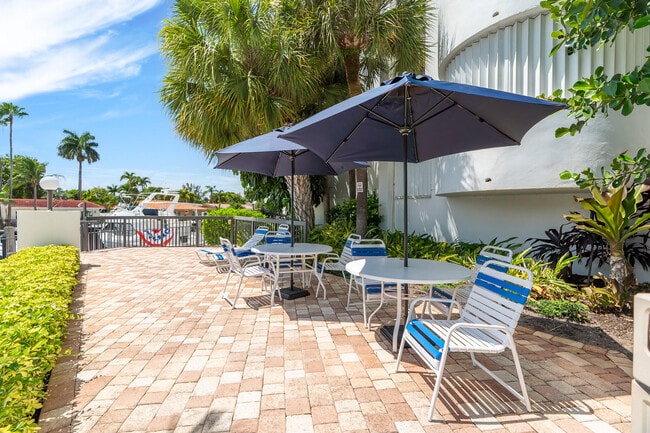 Building Photo - 1361 S Ocean Blvd
