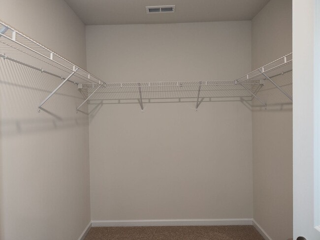 Building Photo - Pristine, 3 bedroom, 2.5 bathroom home located in the Stewart Creek States Subdivision!