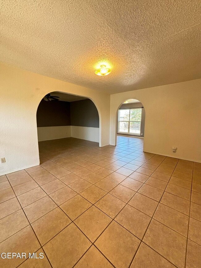 Building Photo - 10104 Alcan St