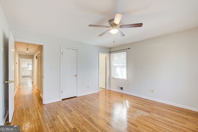 Building Photo - 859 Candy Ln SW