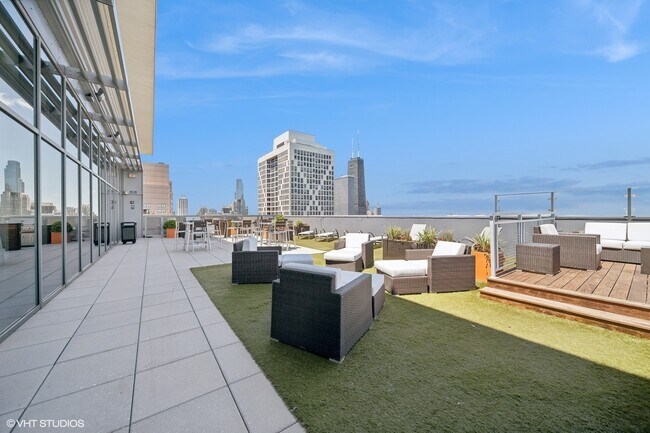 Building Photo - 600 N Lake Shore Dr