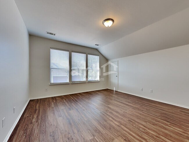 Building Photo - 14300 Cedar Post Dr