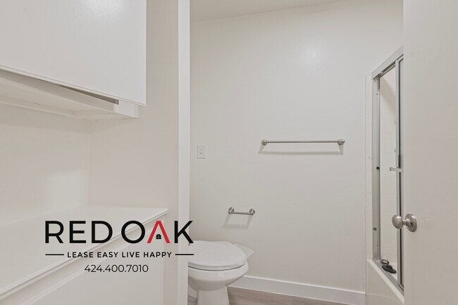 Building Photo - 8430 Cedros Ave