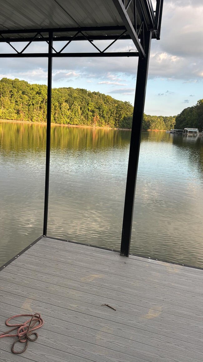 Building Photo - 6620 Little Mill Rd