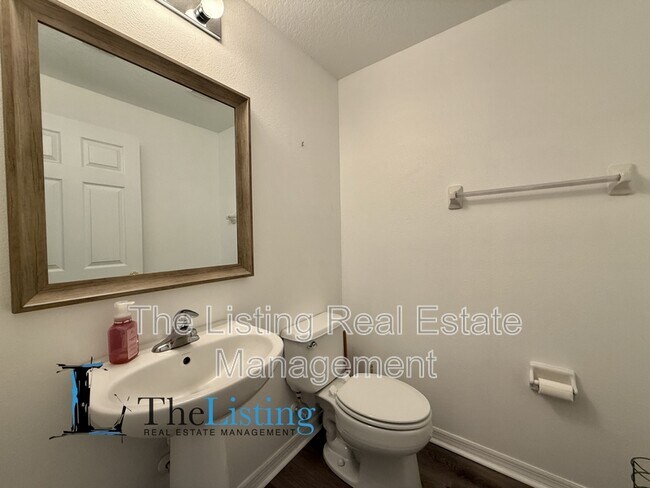 Building Photo - 4052 Alan Dr