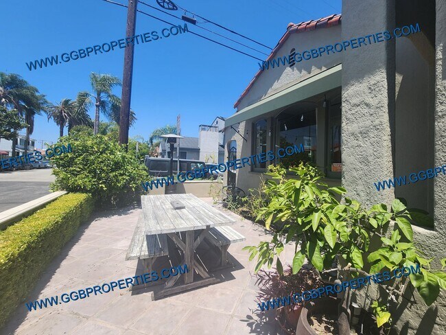 Building Photo - Come See this SAT! 06/27/26 - Live the Belmont Shore Lifestyle! Spanish 2 Bedroom / 1 Bath Home w...