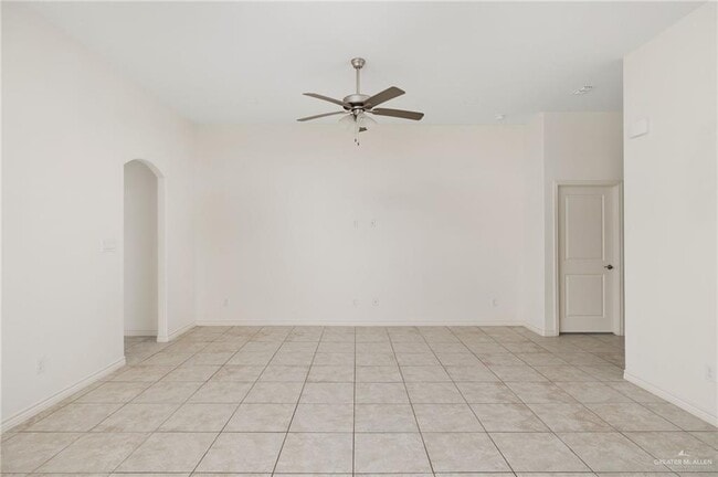 Building Photo - 19 N 26th Dr