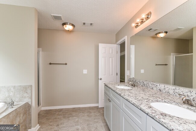 Building Photo - 6717 Delaware Bend