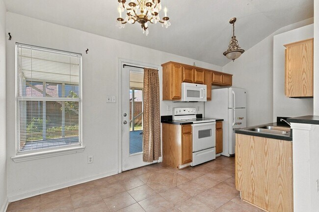 Building Photo - 616 Mustang Ct