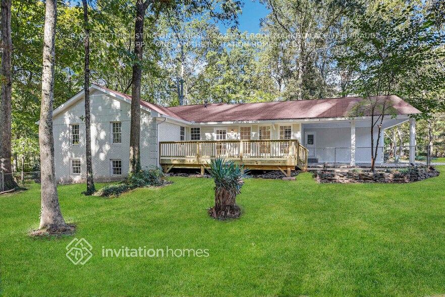 Building Photo - 492 Summit Dr