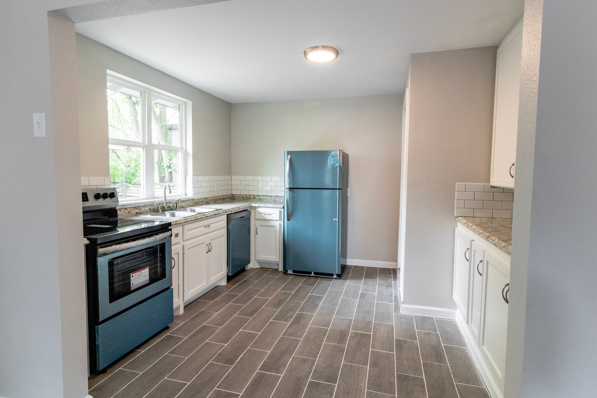 Building Photo - 1011 1/2 North Roberson St